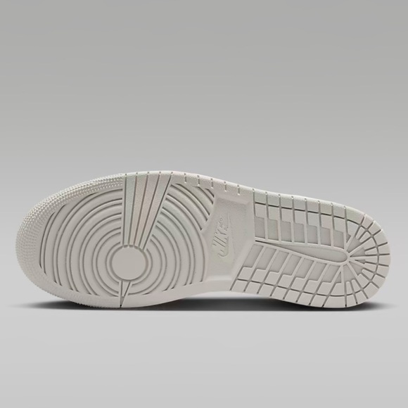 Nike Air Jordan 1 Low OG size 12 - Picture 5 of 5